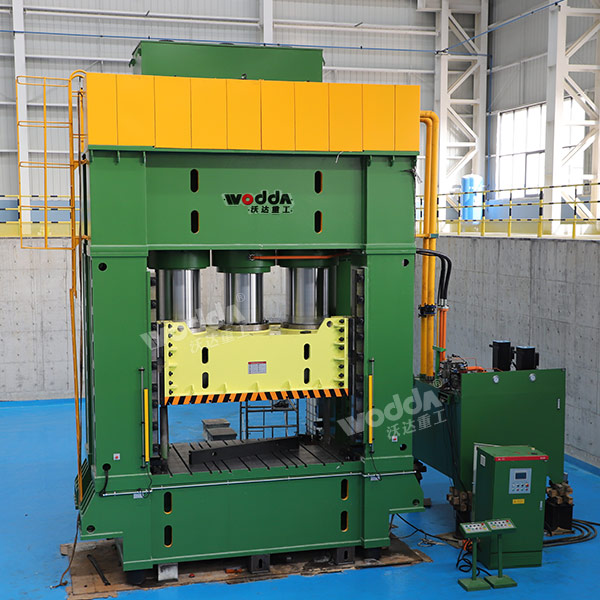 3000噸框架式油壓機(jī) 3000噸框架式油壓機(jī)