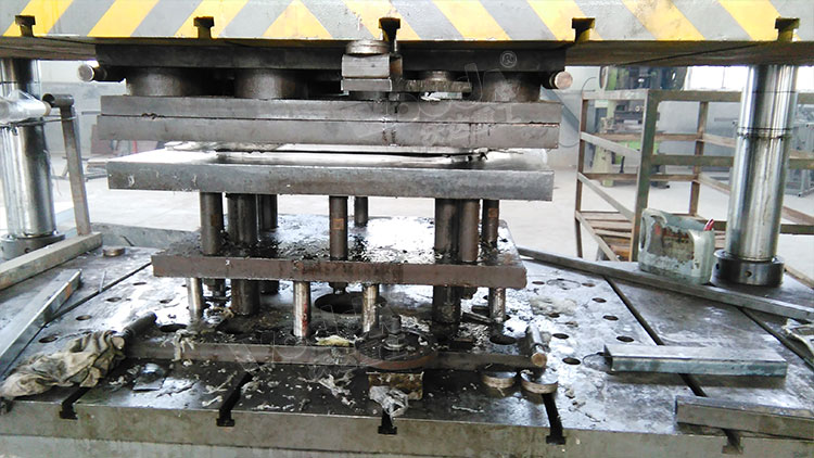 四柱液壓機整體拉伸不銹鋼水槽 四柱液壓機整體拉伸不銹鋼水槽